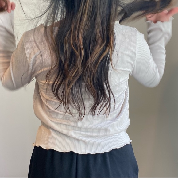 2-button cardigan top - Picture 3 of 6